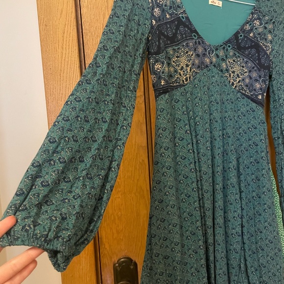 XS Hollister Long Sleeve Mini Dress - Picture 5 of 6